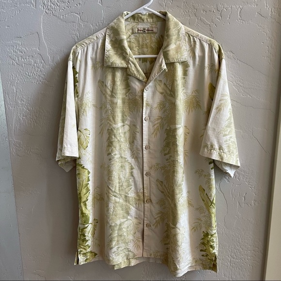 Tommy Bahama 100% Silk‎ Button Down Short Sleeve Tropical Hawaii Shirts Size: M - Picture 2 of 10